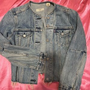 Levi’s jean Jacket size medium women’s